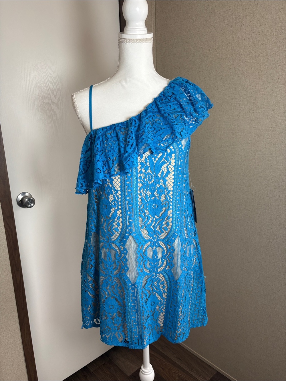 Trixxi One-Shoulder Blue Lace Mini Dress Ruffle Nude Lining Small NWT Brunch